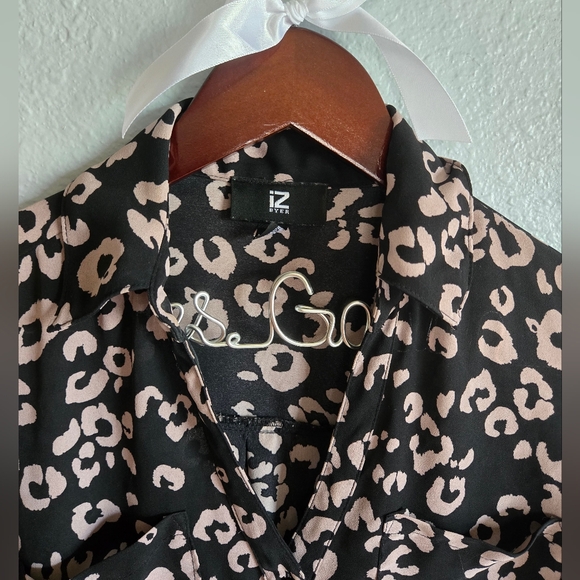 Leopard Work or Dressy Top - Picture 5 of 6